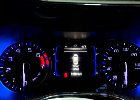 2015 Chrysler 200 S z USA, uszkodzony, nr VIN 1C3CCCBB2FN578640